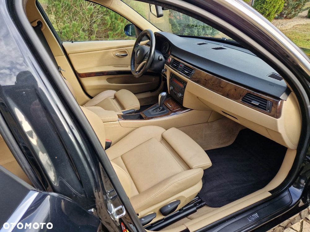 BMW Seria 3 335d DPF Edition Sport - 14