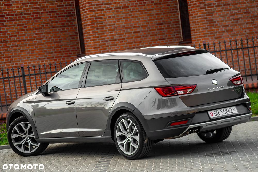 Seat Leon 2.0 TDI DPF Start&Stop DSG XCELLENCE - 3