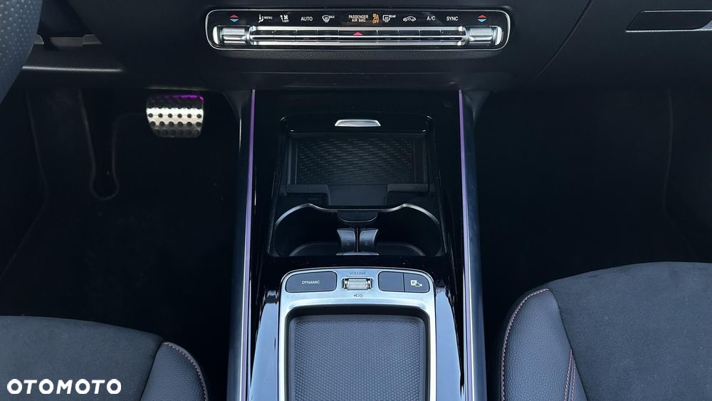 Mercedes-Benz GLA 200 AMG Line - 16