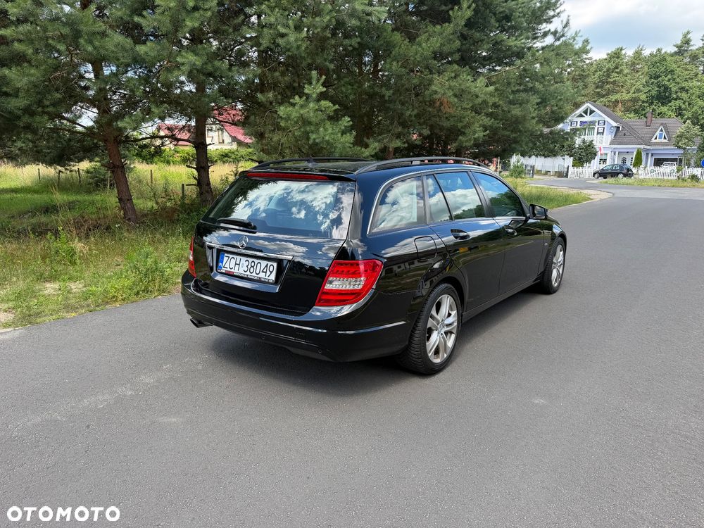 Mercedes-Benz Klasa C 200 CGI BlueEff Elegance - 9