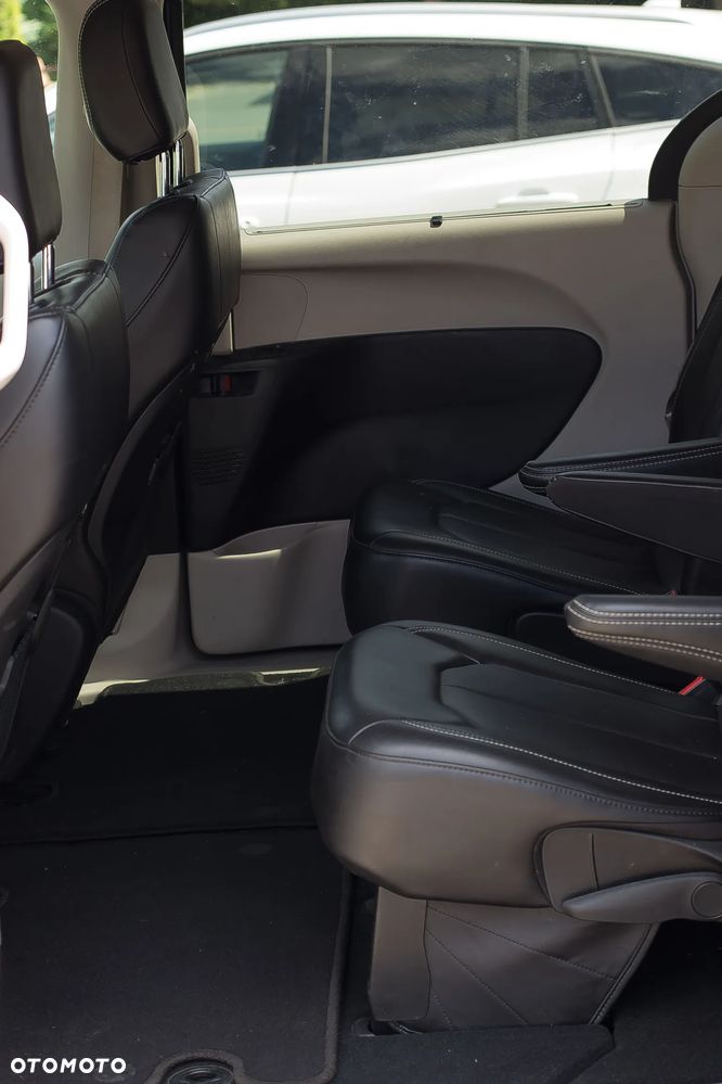 Chrysler Pacifica - 27