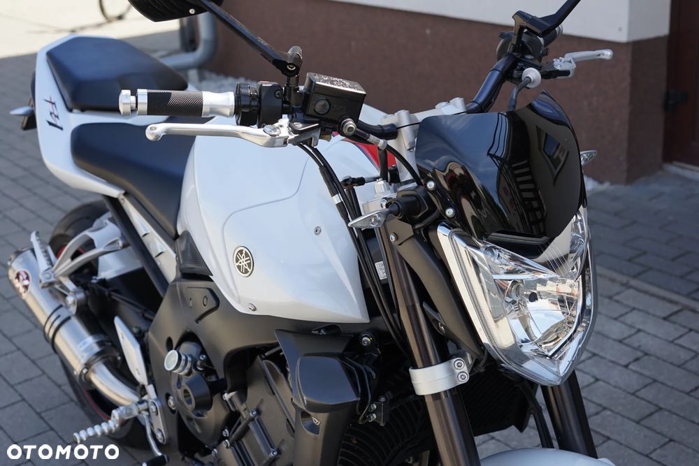 Yamaha FZ - 15