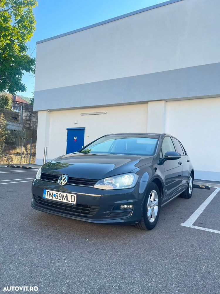 Volkswagen Golf - 8