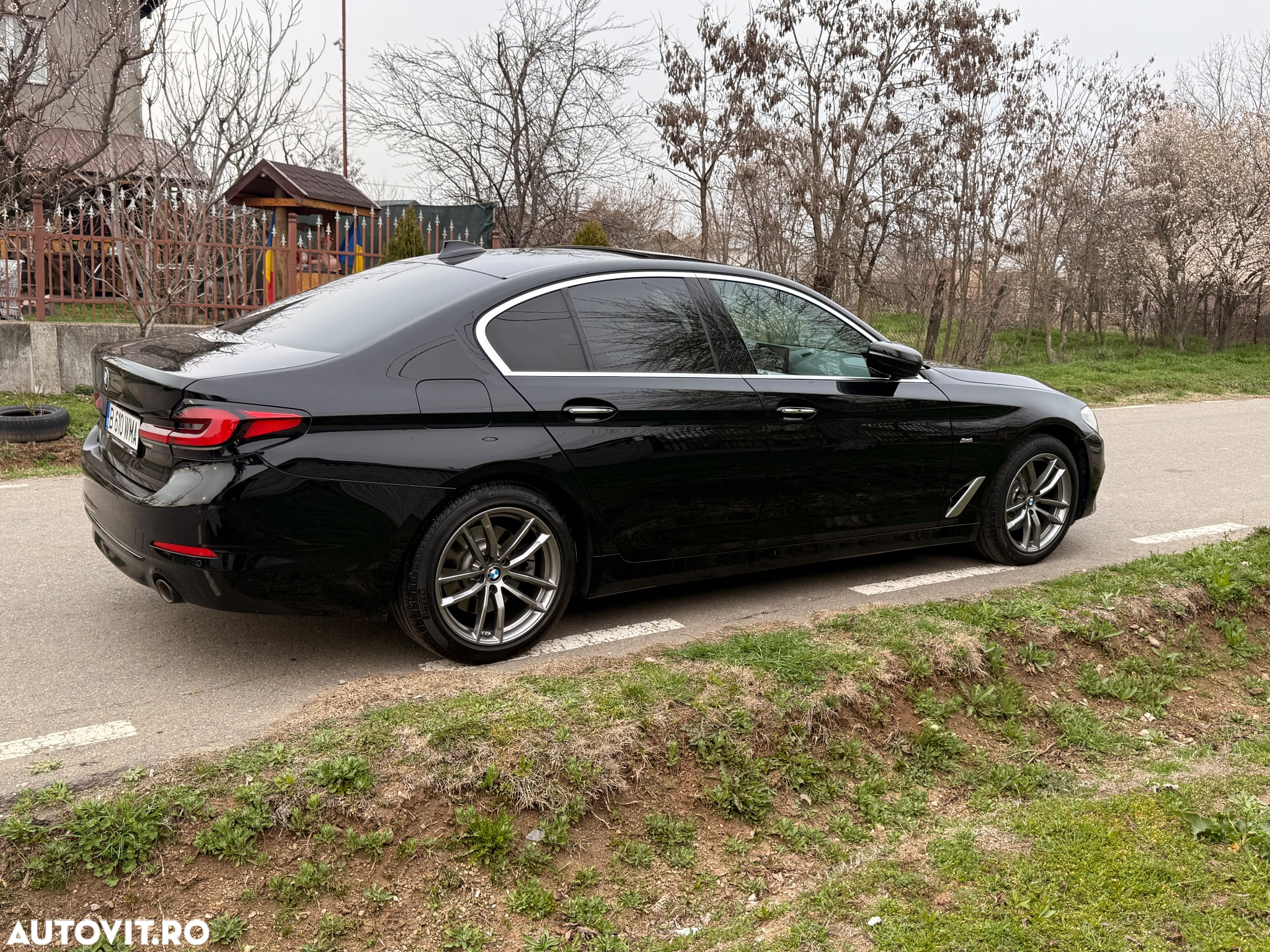 BMW Seria 5 520d xDrive AT - 11