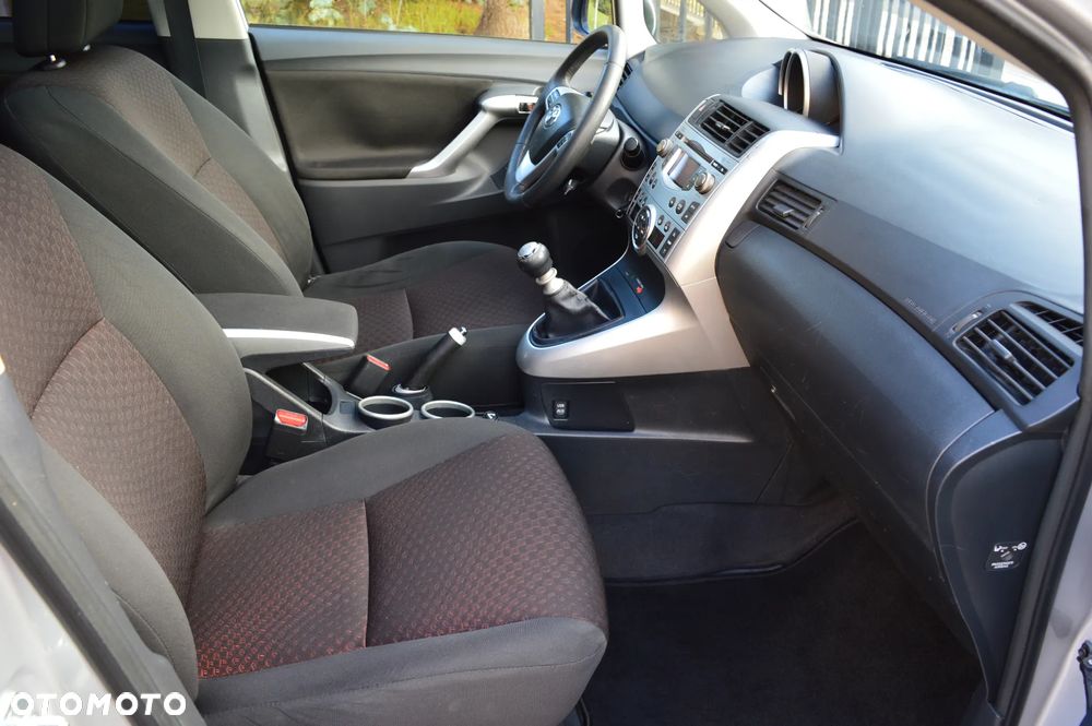 Toyota Verso 1.8 Premium 7os - 17