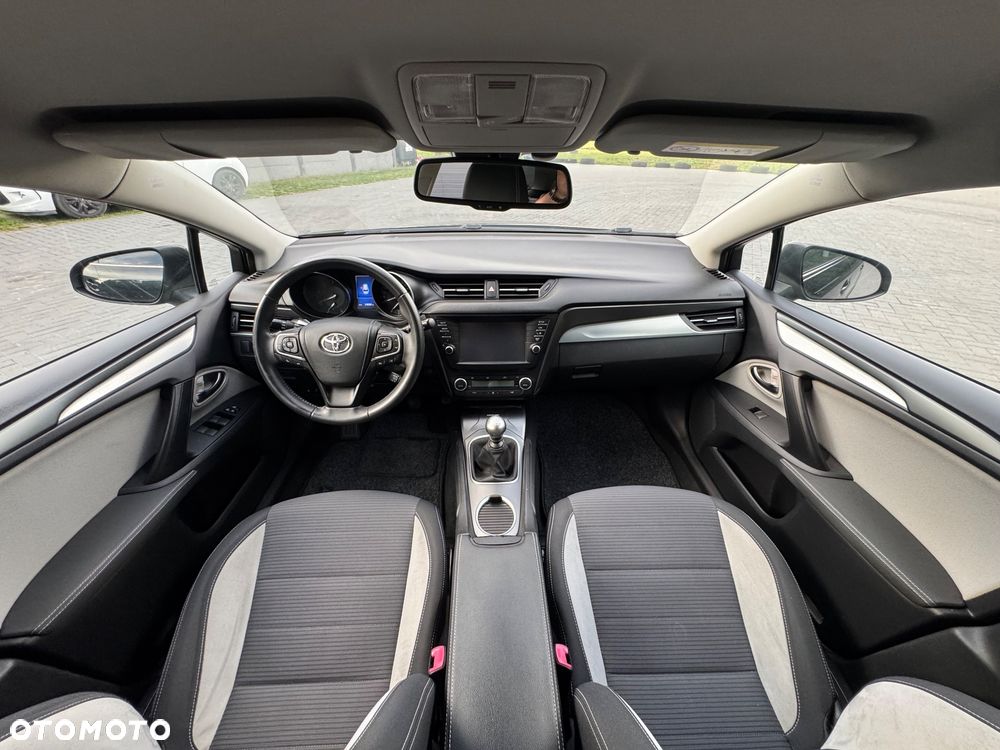 Toyota Avensis - 26