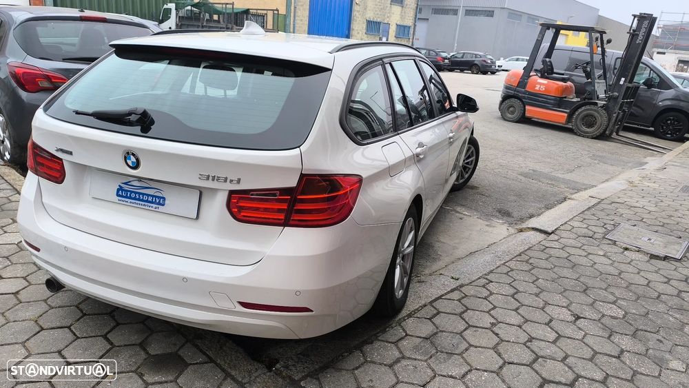 BMW 318 d xDrive Line Luxury - 12