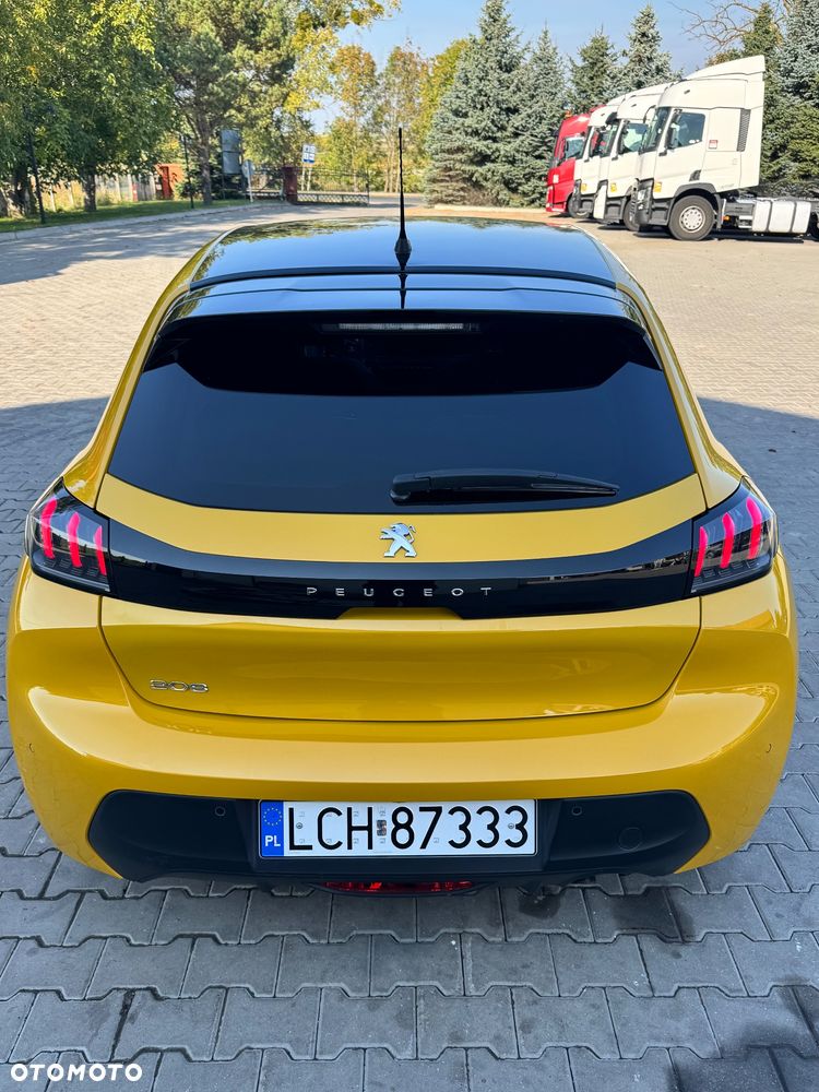 Peugeot 208 - 11