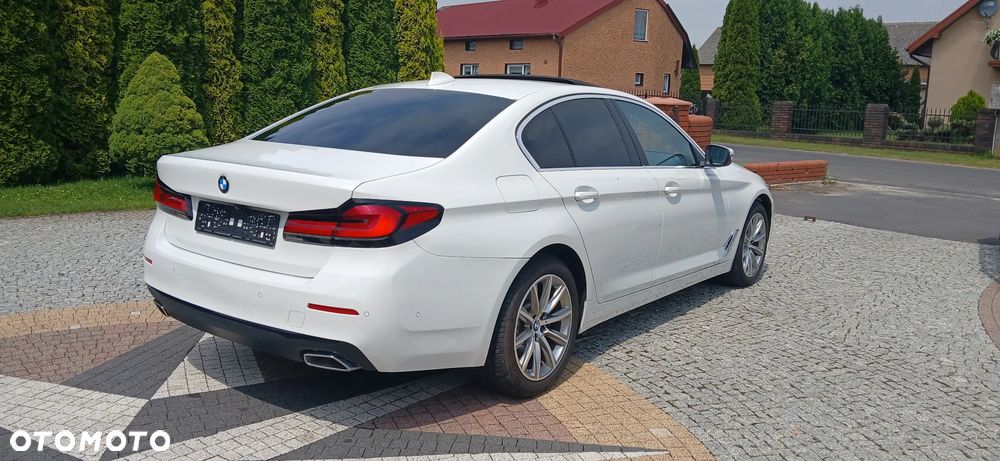 BMW Seria 5 530i GPF Luxury Line sport - 12