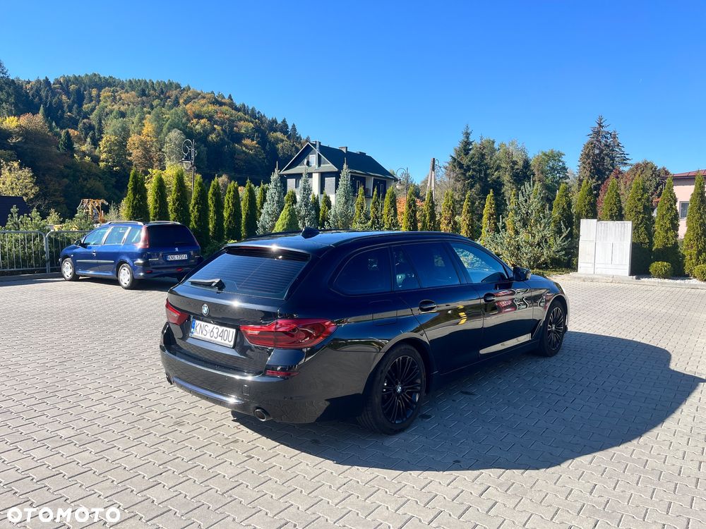 BMW 5 Series 2019 photo 5