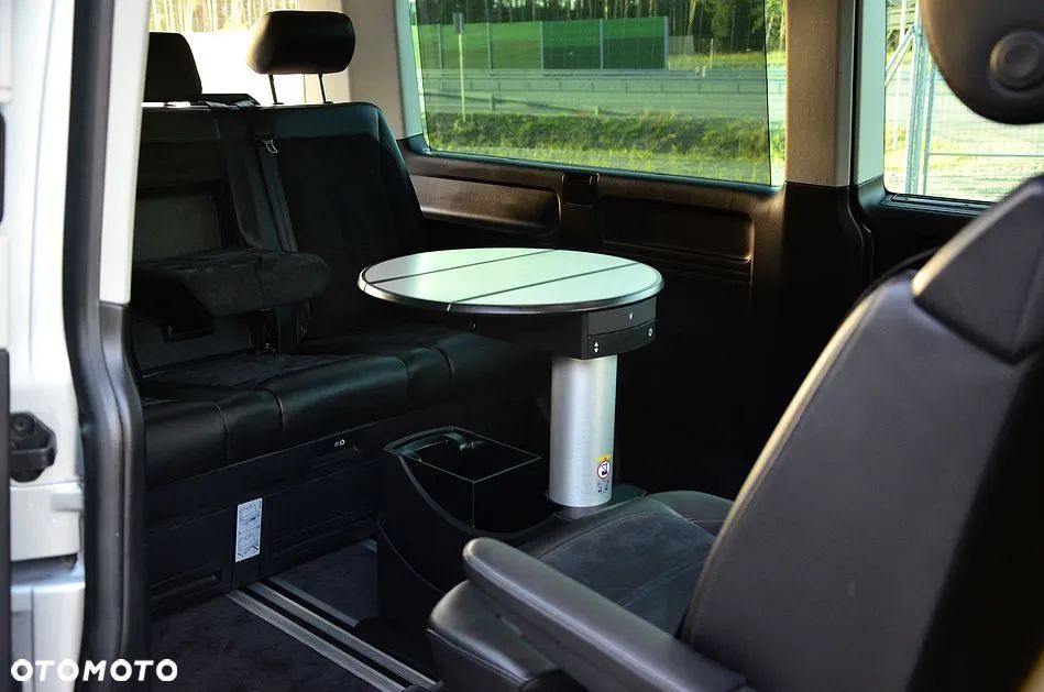 Volkswagen Multivan - 23