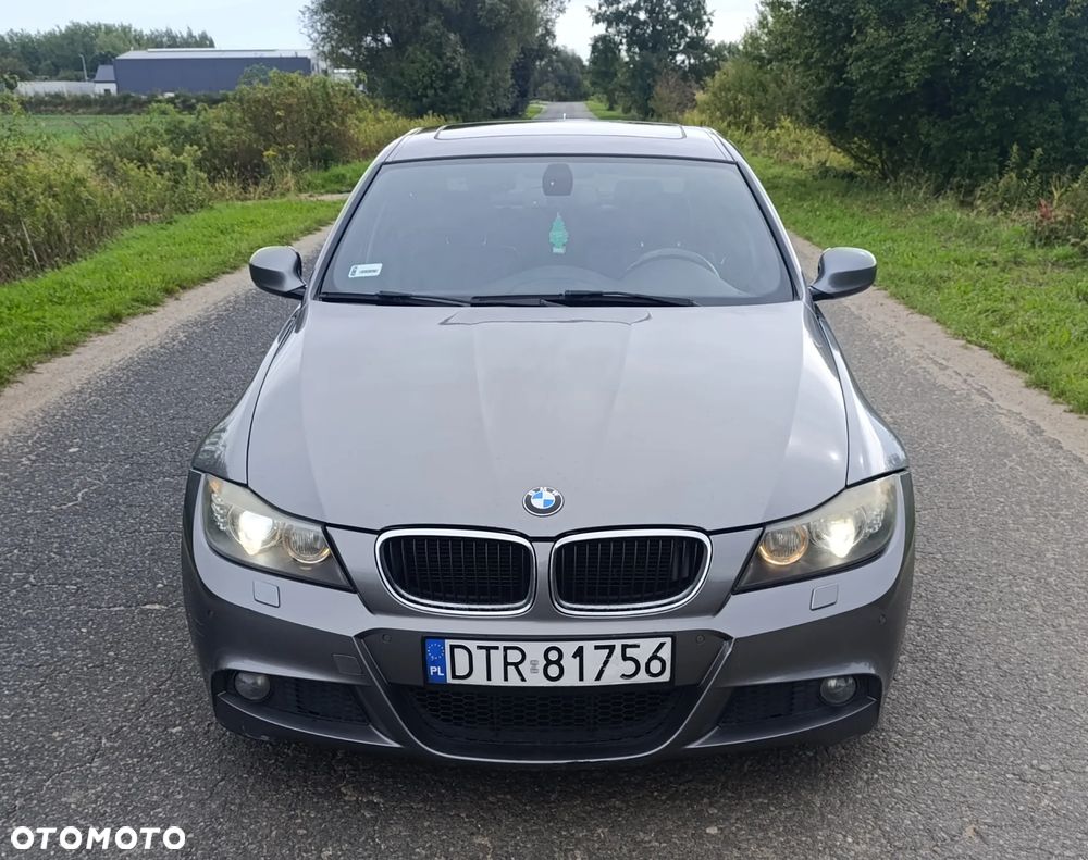 BMW 3 Series 2011 photo 3