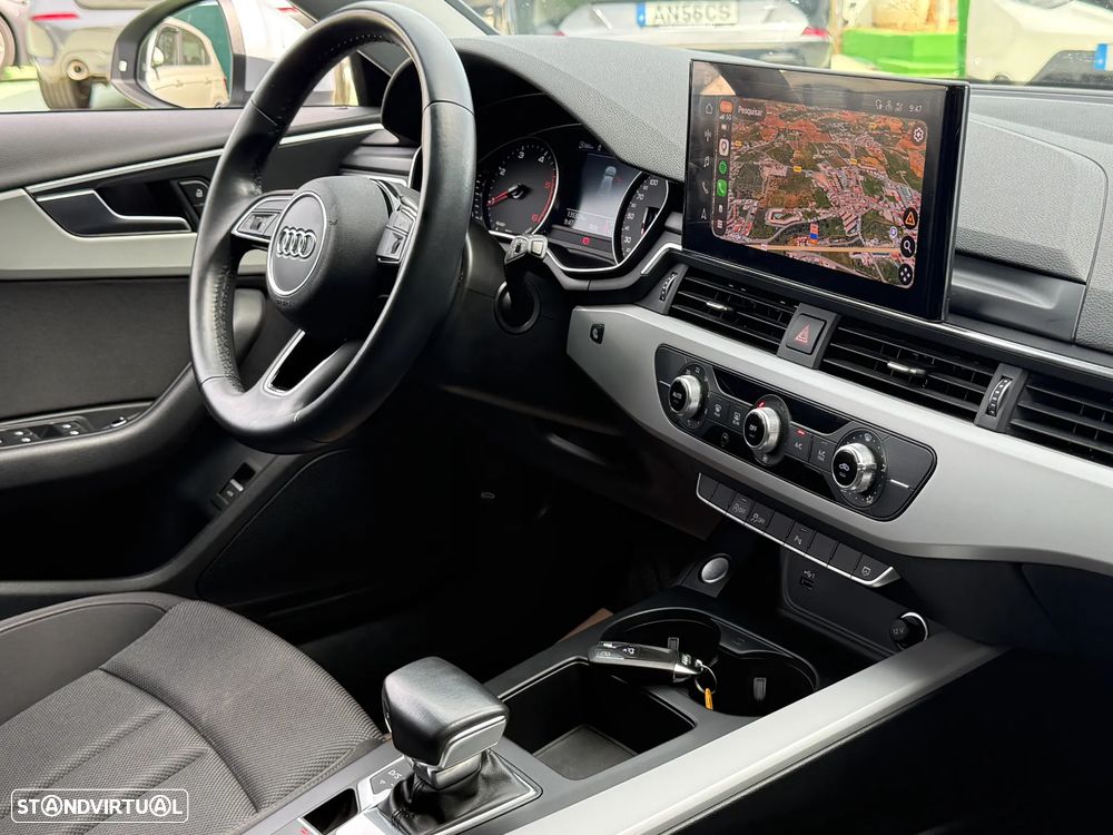 Audi A4 30 TDI S line S tronic - 24