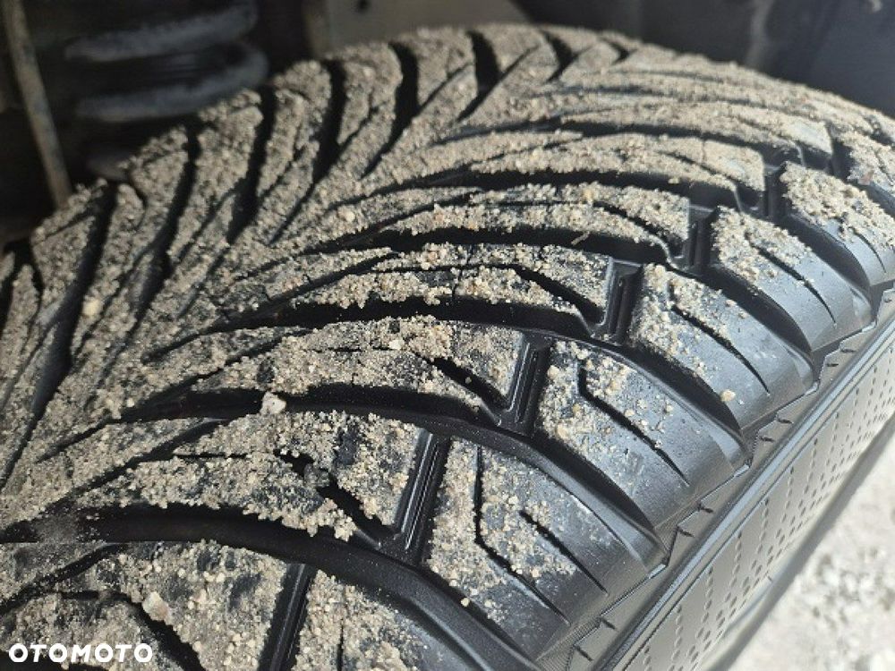 Mitsubishi L200 - 12