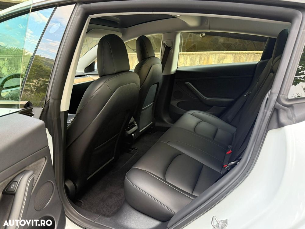 Tesla Model 3 Performance - 17