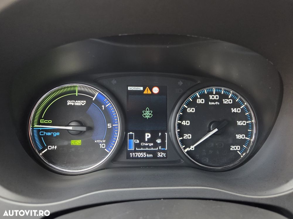Mitsubishi Outlander 2.4 4WD Diamant+ - 30