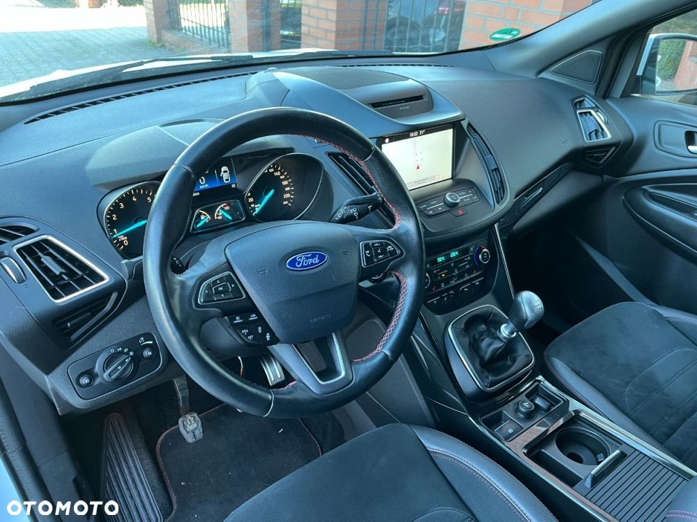 Ford Kuga 1.5 EcoBoost 2x4 ST-Line - 7