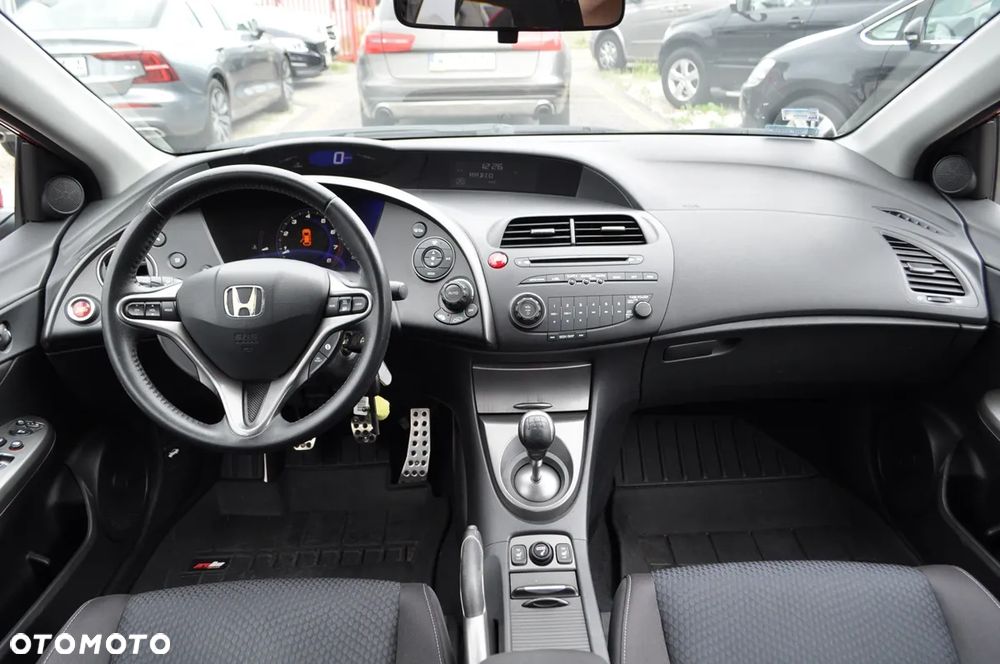 Honda Civic 1.8 Comfort - 26