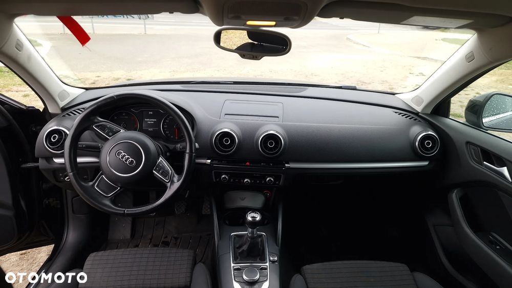 Audi A3 Sportback 2.0 TDI Ambiente - 24