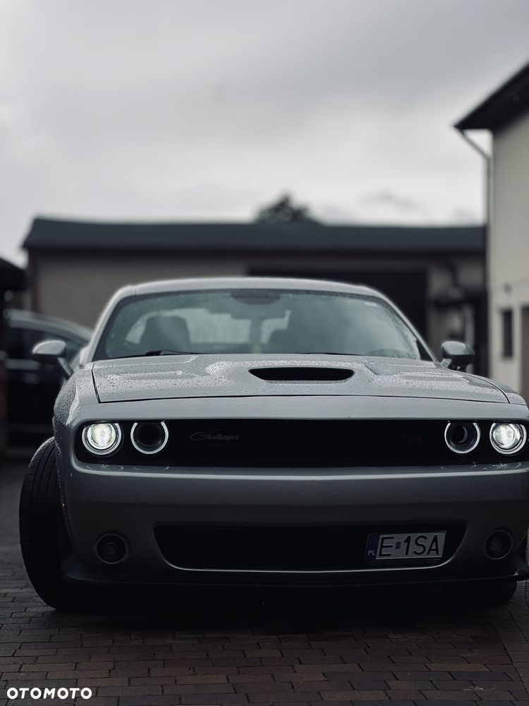 Dodge Challenger - 33