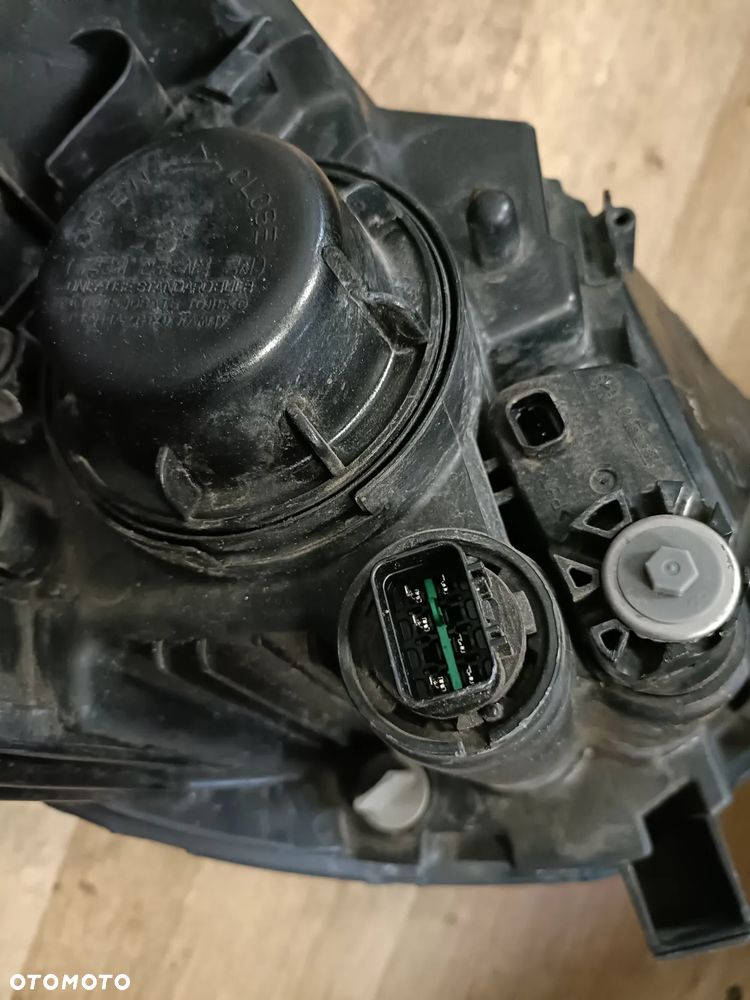 KIA RIO III LIFT 14-17 r. LAMPA LEWY PRZÓD LEWA PRZEDNIA LP EU 92101-1W + - 8