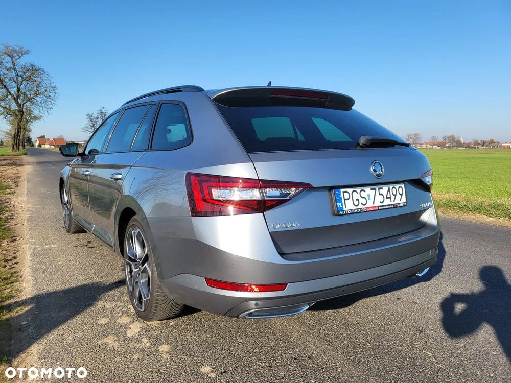 Skoda Superb 2.0 TDI Sportline DSG - 3