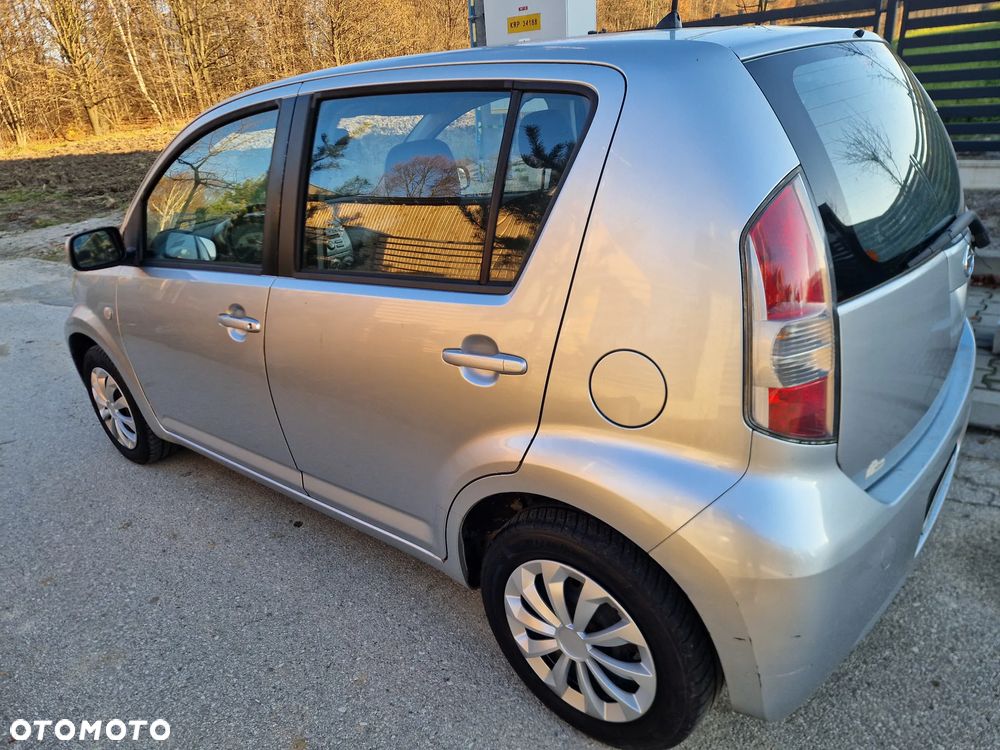 Daihatsu Sirion 1.0 - 18