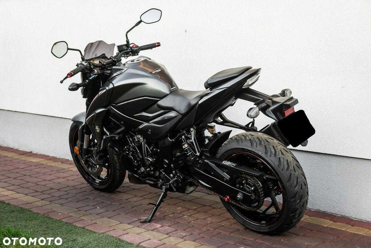 Suzuki GSX - 4