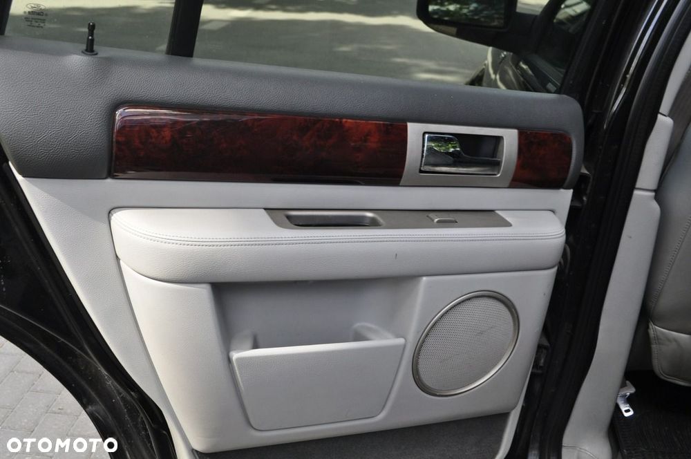 Lincoln Navigator - 15