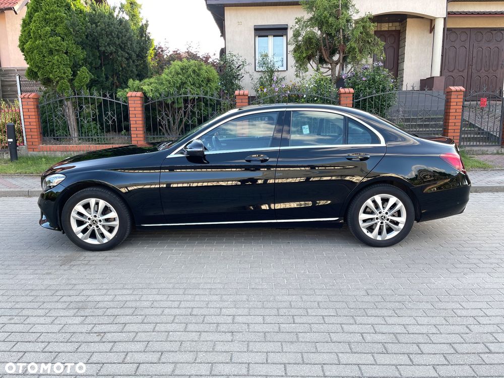 Mercedes-Benz Klasa C 180 9G-TRONIC - 32