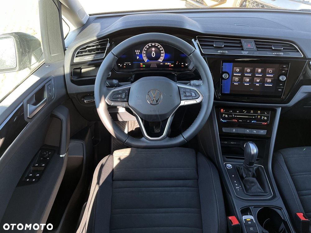 Volkswagen Touran - 21