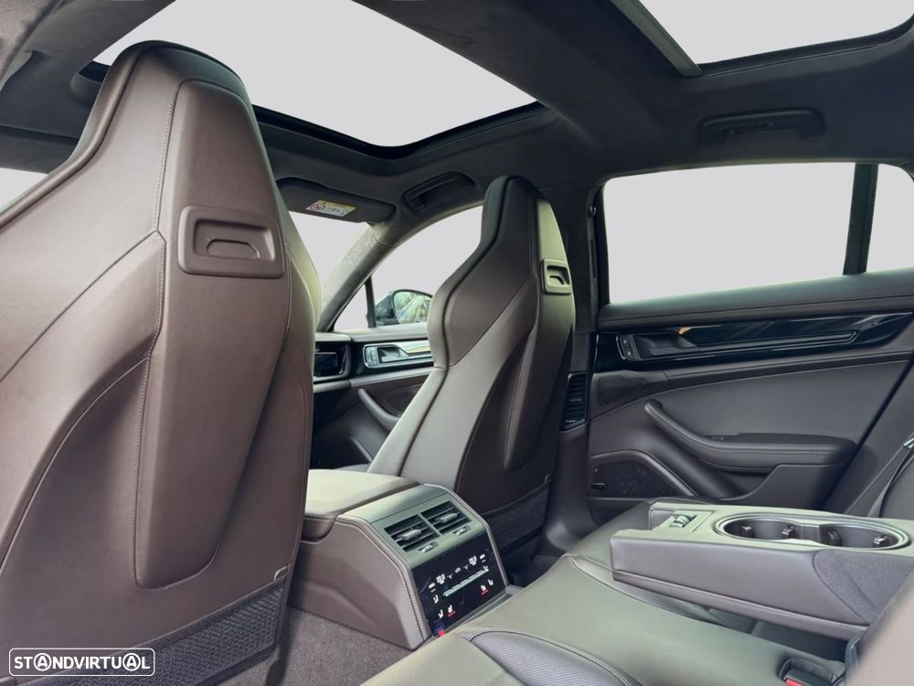 Porsche Panamera 4 E-Hybrid - 17