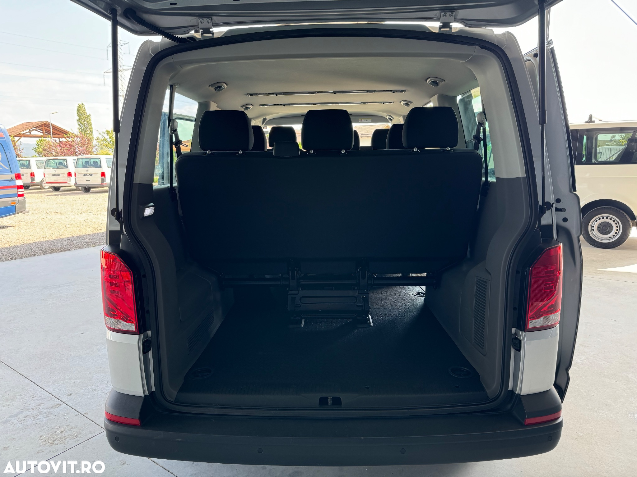 Volkswagen Caravelle T6.1 2.0 TDI 110 kW KR Highline - 21