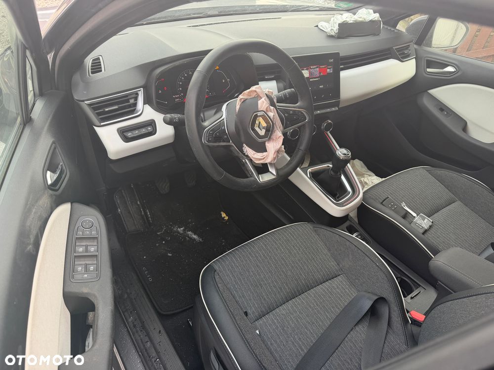 Renault Clio 1.0 TCe Techno - 10