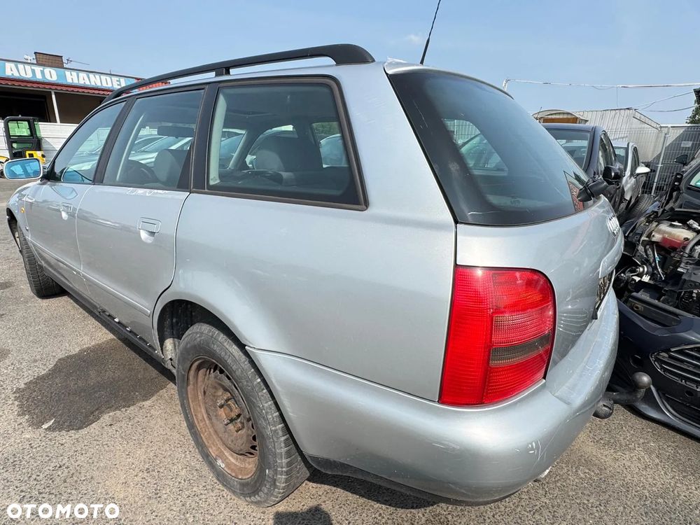 AUDI A4 KOMBI  1.6 benzyna 101 KM 1997r - części - 1