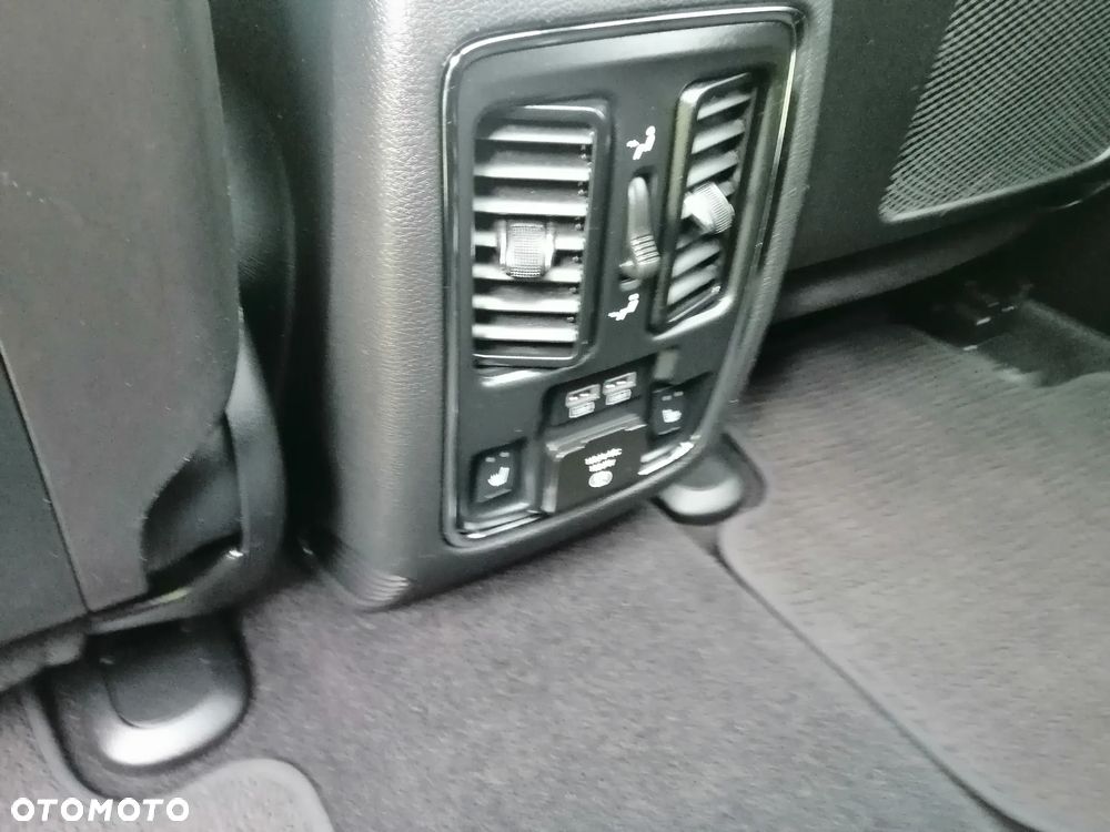 Jeep Grand Cherokee - 19