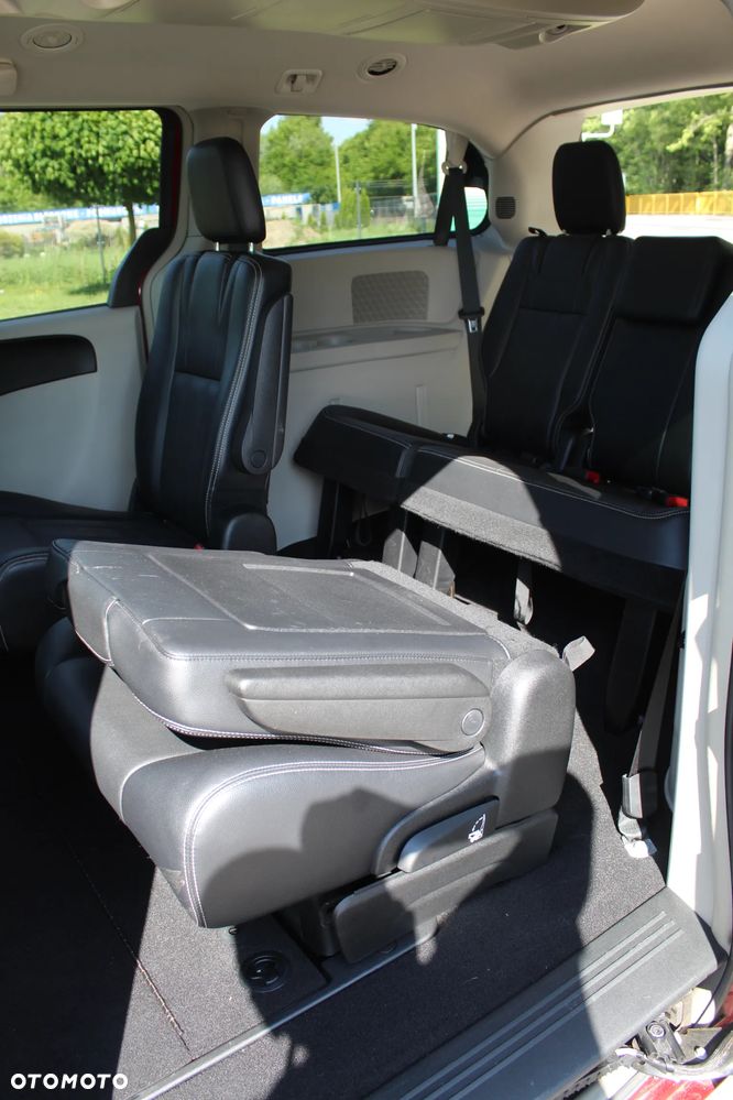 Chrysler Town & Country 3.6 Touring - 13