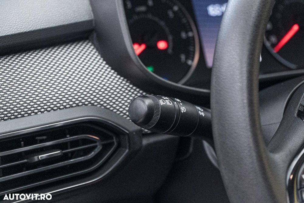 Dacia Logan TCe 90 MT6 Prestige - 17