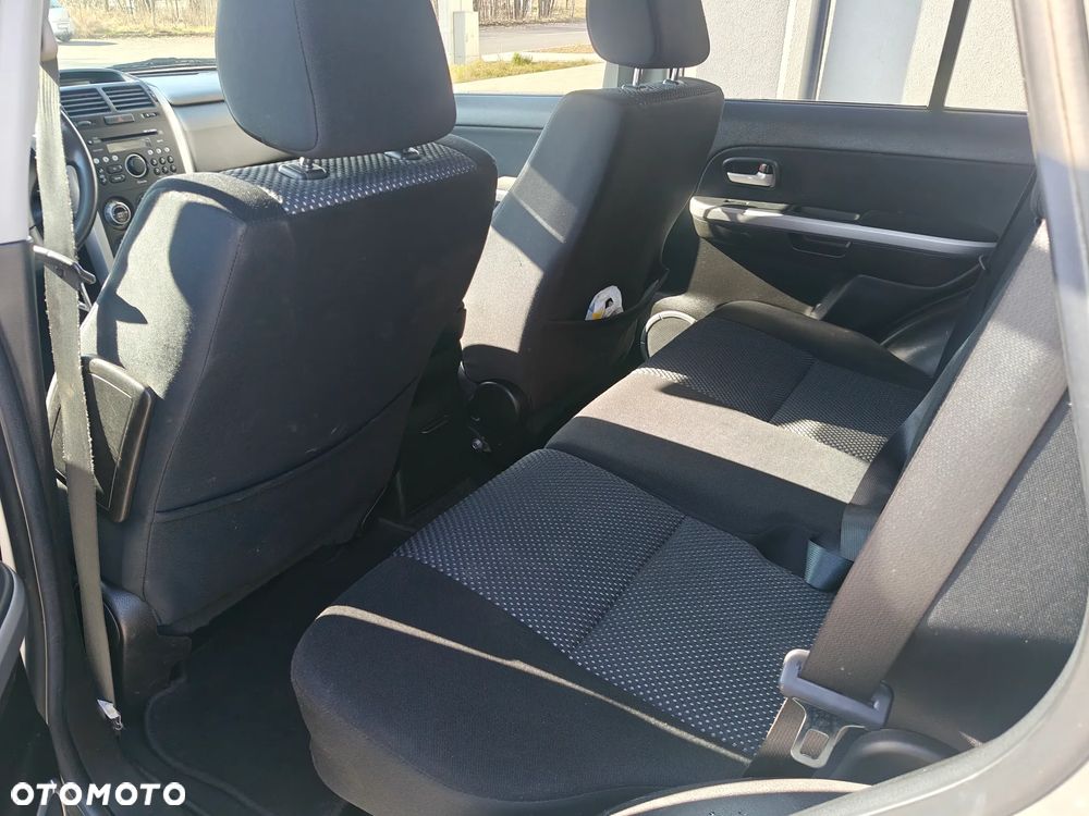 Suzuki Grand Vitara 2.0 De luxe - 12