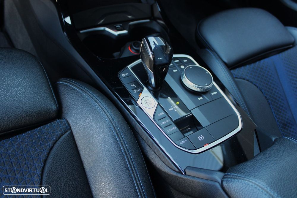 BMW 116 d Pack Desportivo M Auto - 41