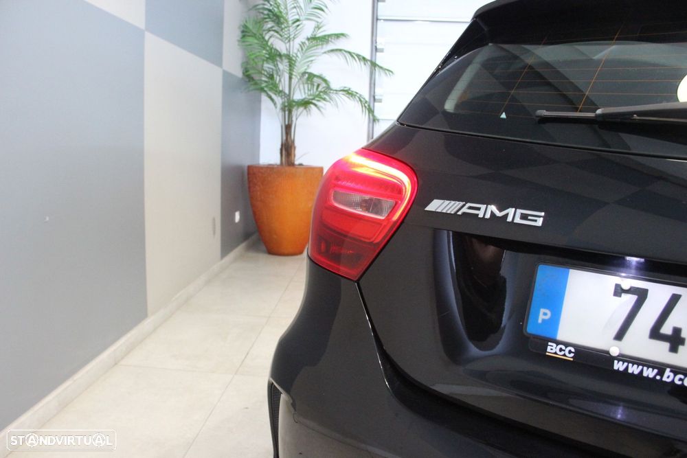 Mercedes-Benz A 180 d AMG Line - 21