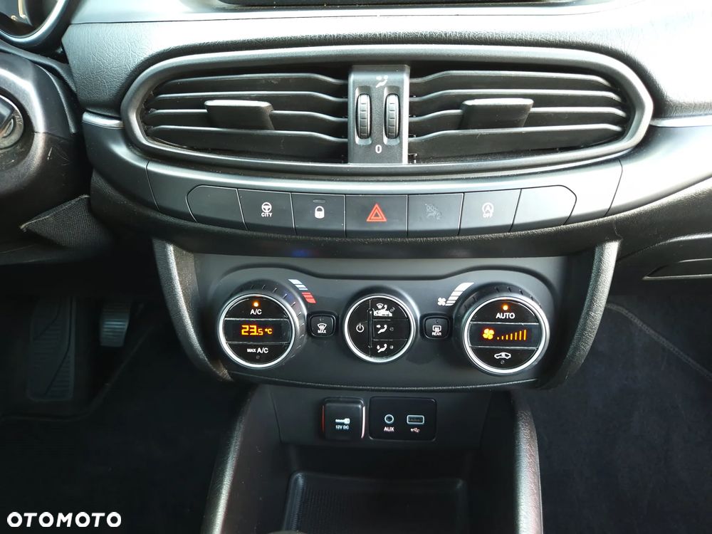 Fiat Tipo 1.4 T-Jet 16v Lounge - 20