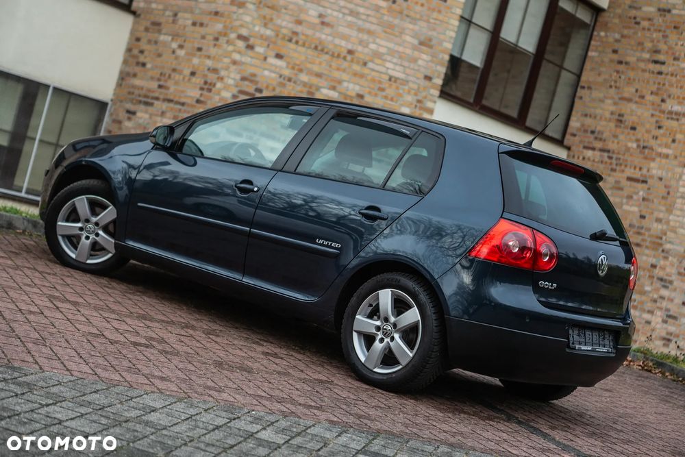 Volkswagen Golf - 18