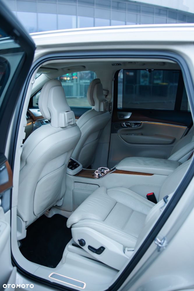 Volvo XC 90 T8 AWD Plug-In Hybrid Excellence - 13