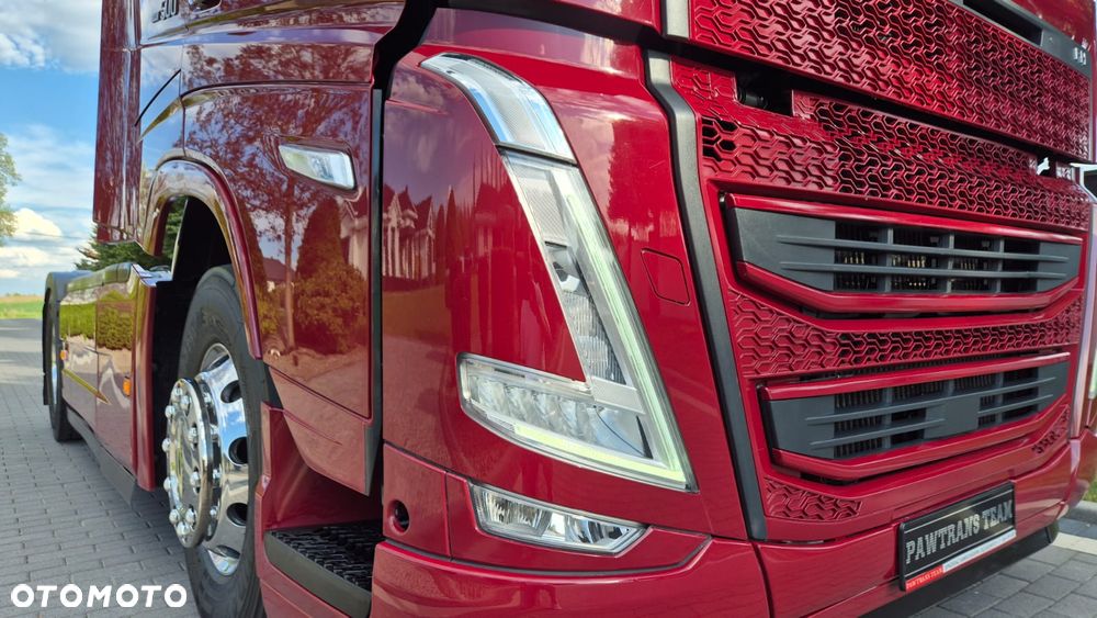 Volvo VOLVO///FH///500///2023/// GLOBETROTTER///XXL/// VIRTUAL COCPIT///FULL LED///ALUFELGI///KLIMATYZACJA POSTOJOWA///ZABUDOWY MIĘDZYOSIOWE///STAN BARDZO DOBRY - 13