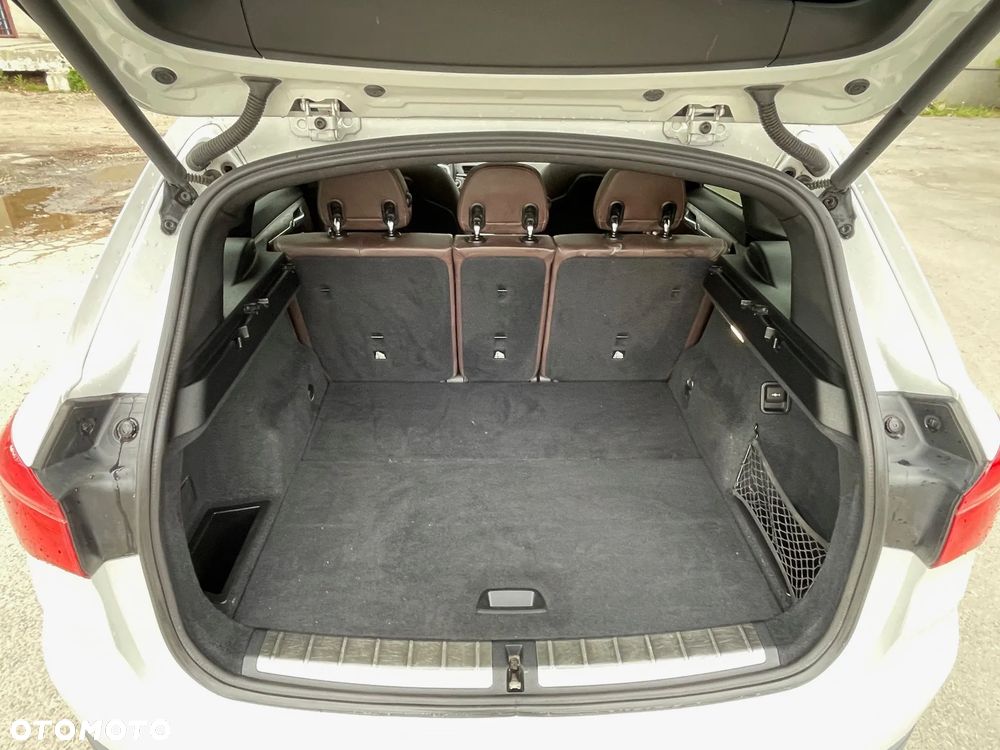BMW X1 xDrive28i xLine - 12