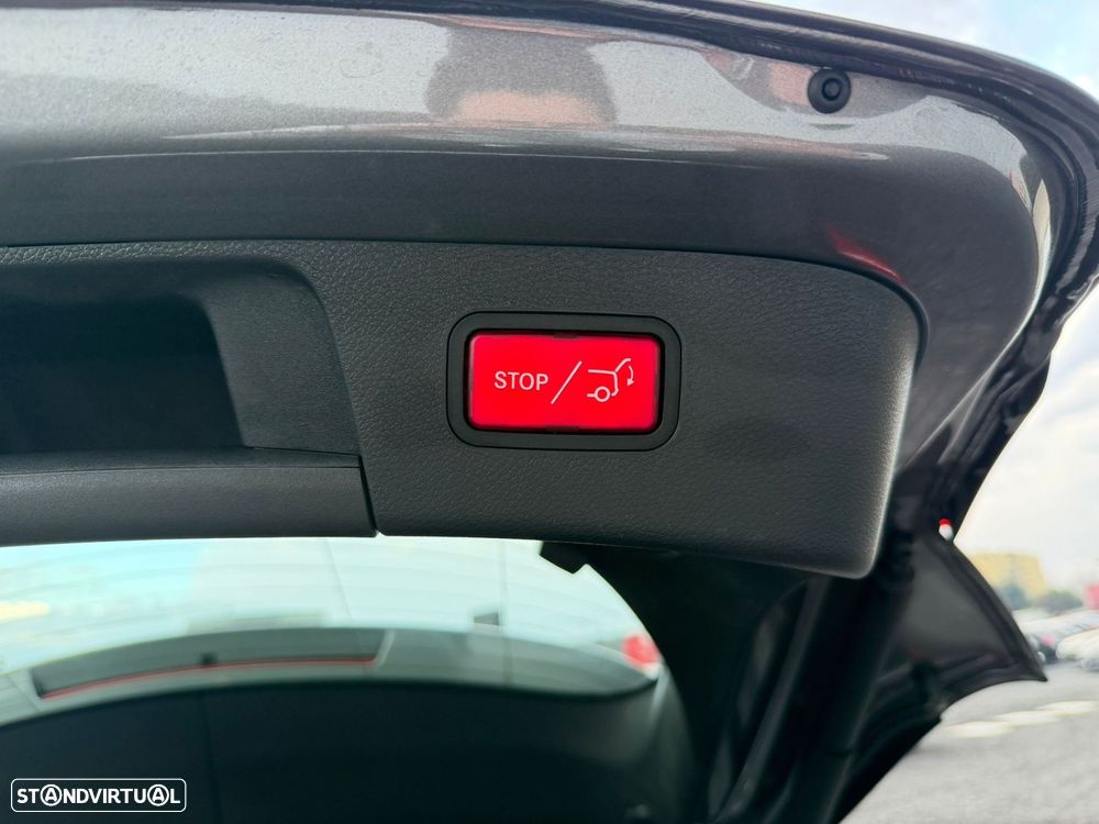 Mercedes-Benz GLA 180 CDI Urban - 38