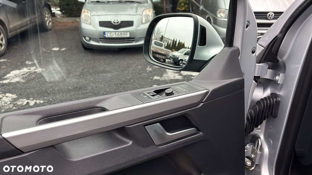 Volkswagen Multivan - 8