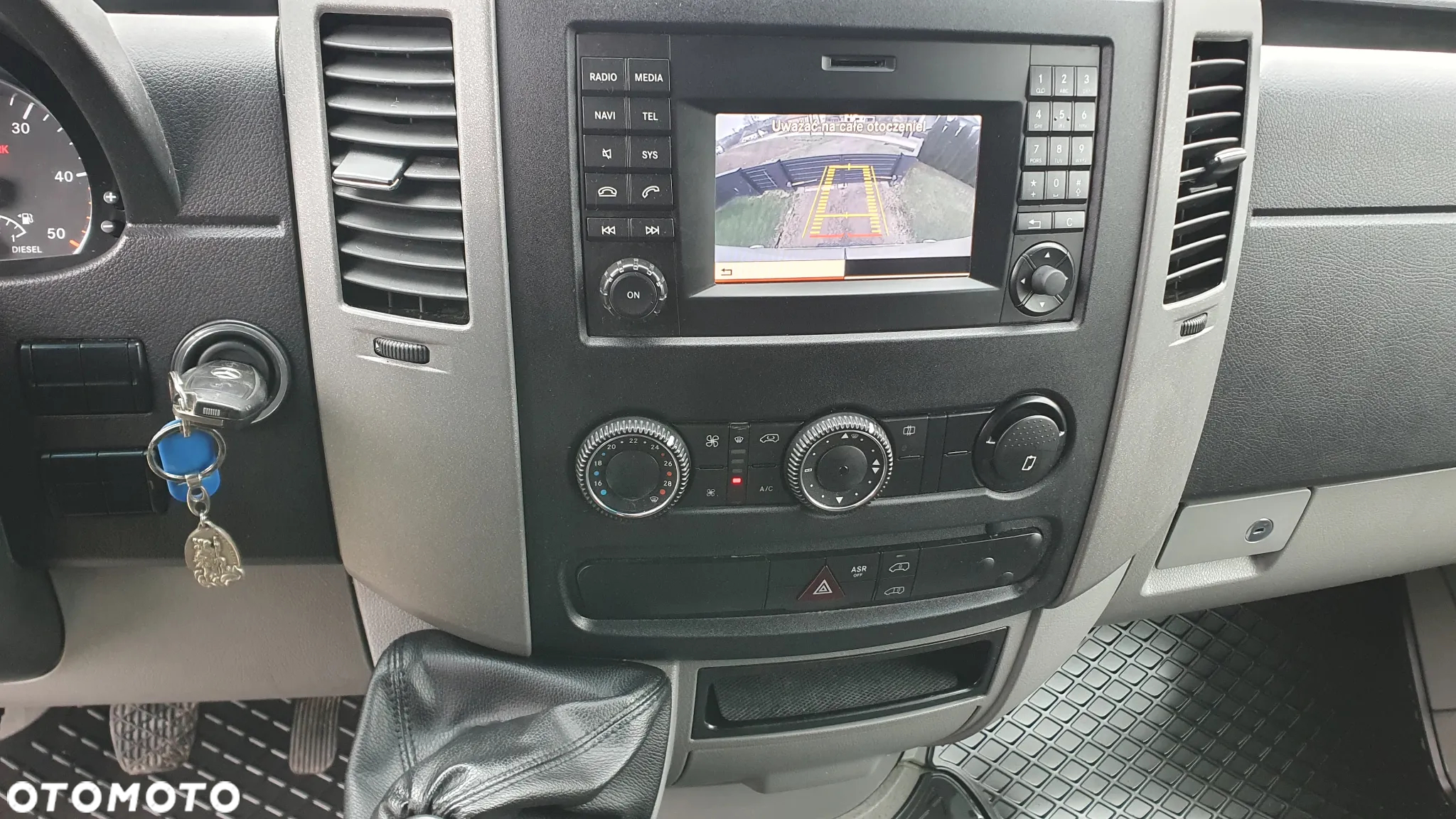 Mercedes-Benz Sprinter - 14