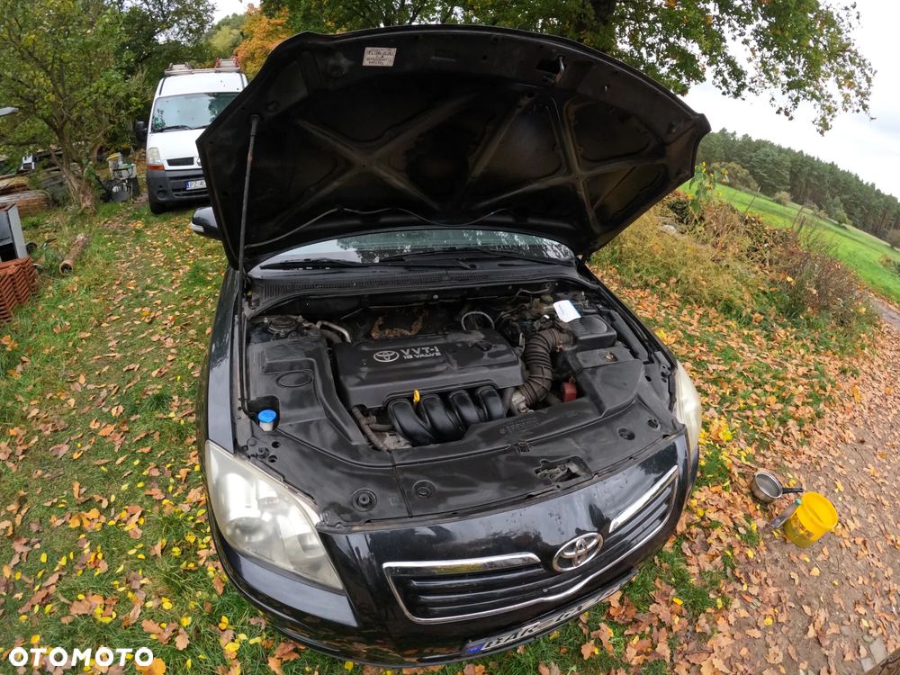 Toyota Avensis - 1